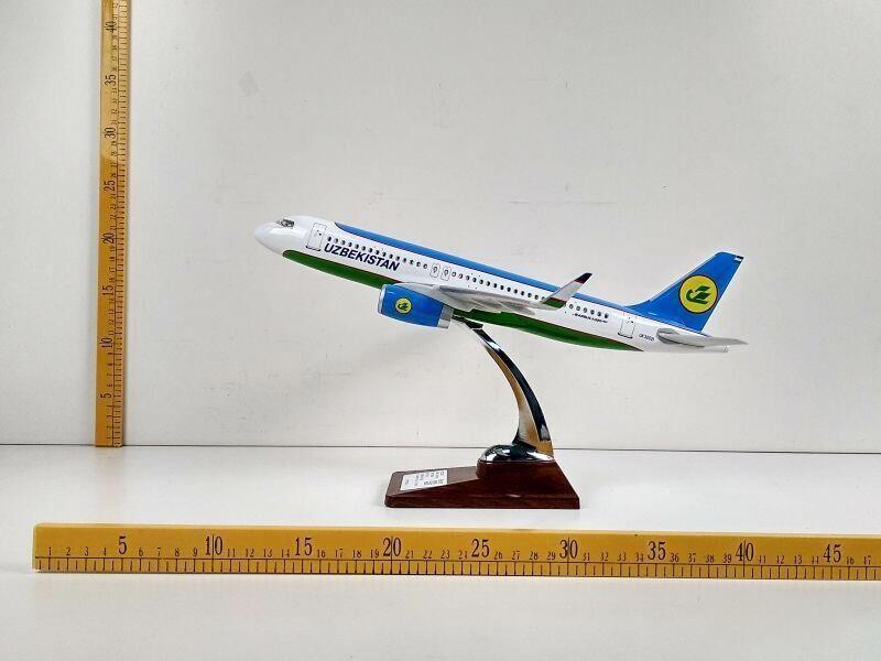 1:200 320 Uzbek Aircraft Model